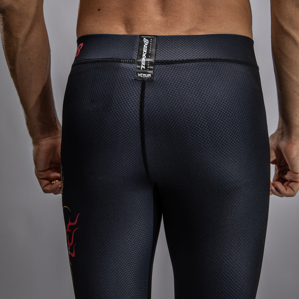 Pantalon de compression Venum x TEKKEN 8 - Marshall Law - Noir/Rouge/Or - product-type_Pantalons de Compression
