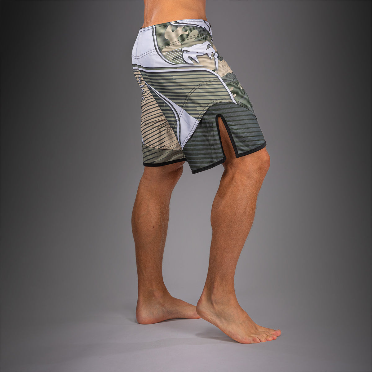 Short de Combat Venum Camo Hero - Kaki/Blanc Cassé - product-type_Shorts de MMA