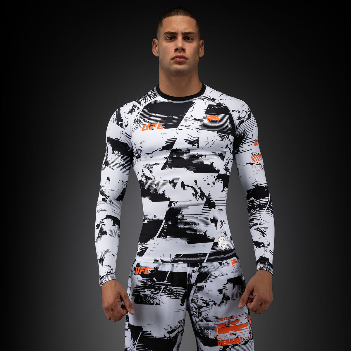 Rashguard manches longues Performance Homme UFC Zenith by Venum Authentic Fight Week - Blanc - product-type_T-Shirts de Compression