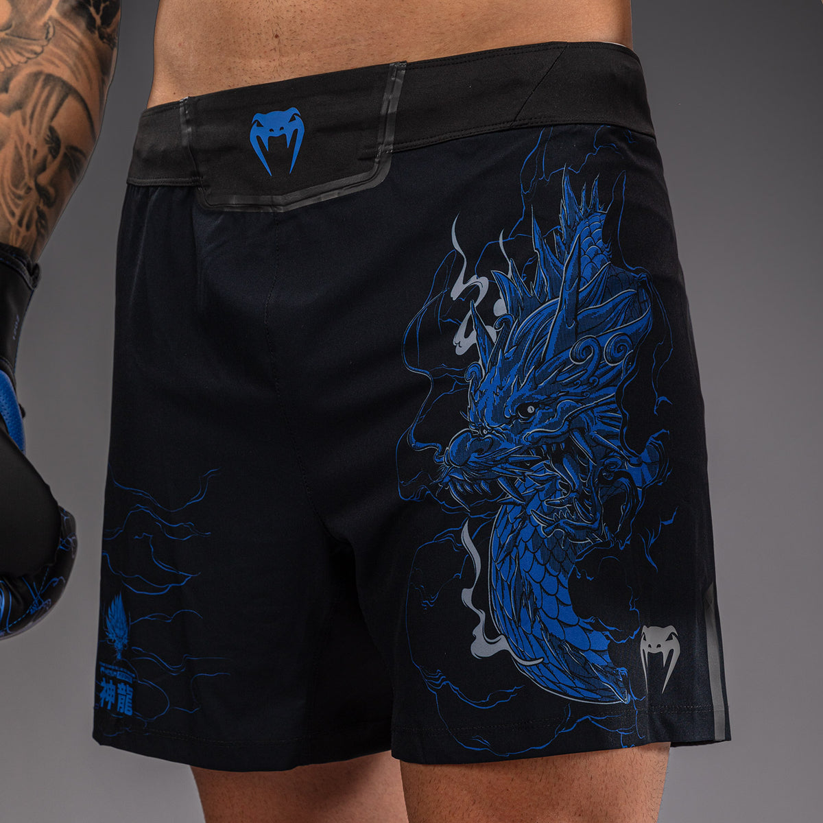 Short de Combat Venum Thunder Dragon – Noir/Bleu Royal - product-type_Shorts de MMA