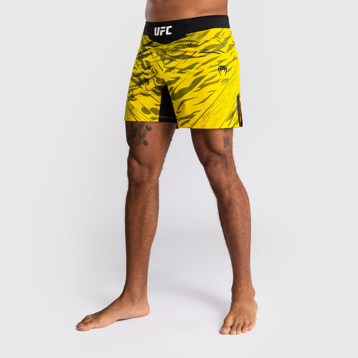 Shorts de Combat pour Hommes UFC Fusion by Venum Personnalisé Authentic Fight Night - Coupe Courte - Jaune - product-type_Shorts de MMA