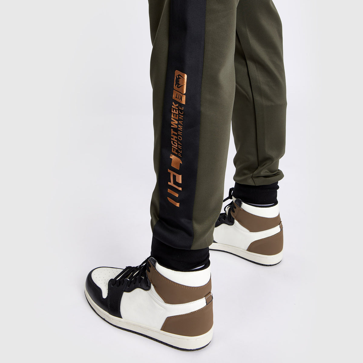 Pantalon de jogging de performance pour Hommes UFC Adrenaline by Venum Fight Week - Kaki/Bronze - product-type_Pantalons de jogging