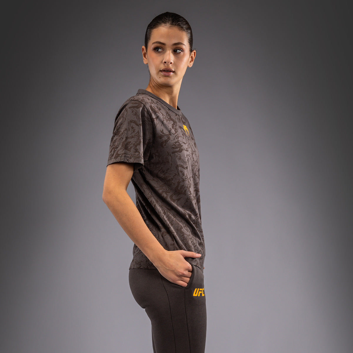 T-shirt en Coton à Manches Courtes pour Femmes UFC Fusion by Venum Fight Week - Marron Terrestre - product-type_T-Shirts