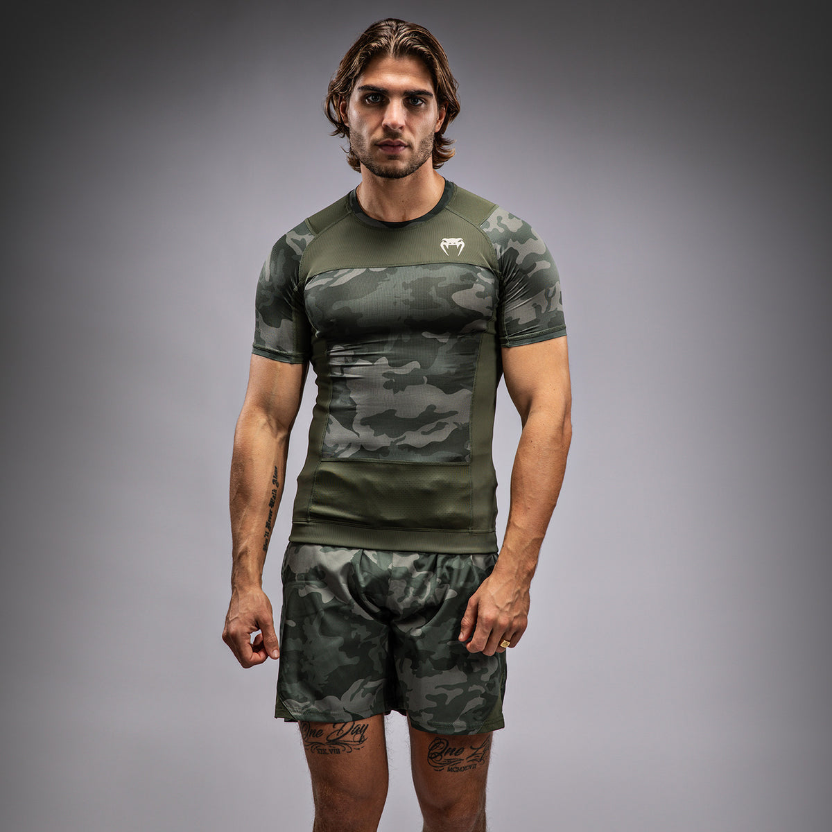 Rashguard à Manches Courtes Venum G-Fit Air pour Hommes - Camo Militaire - product-type_T-Shirts de Compression