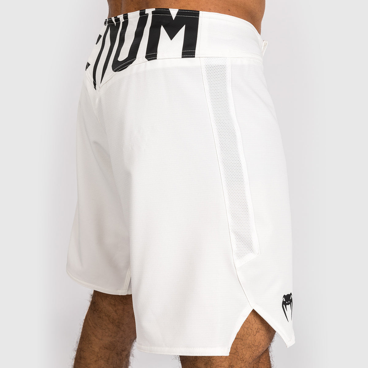 Shorts de combat Venum Light 5.0 - Blanc/Noir - product-type_Shorts de MMA