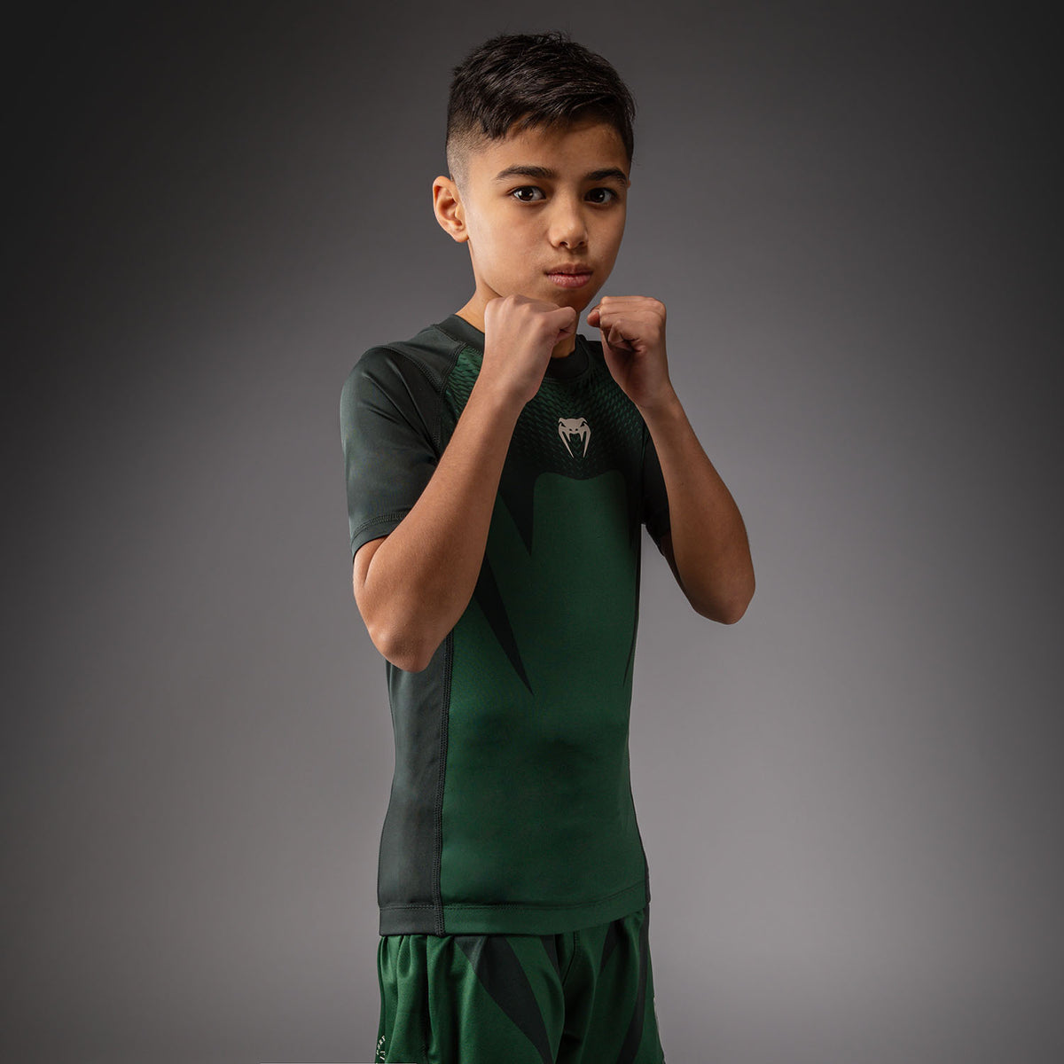 Rashguard Manches Courtes Enfant Venum Attack - Vert Forêt/ Blanc Cassé - product-type_T-Shirts de Compression