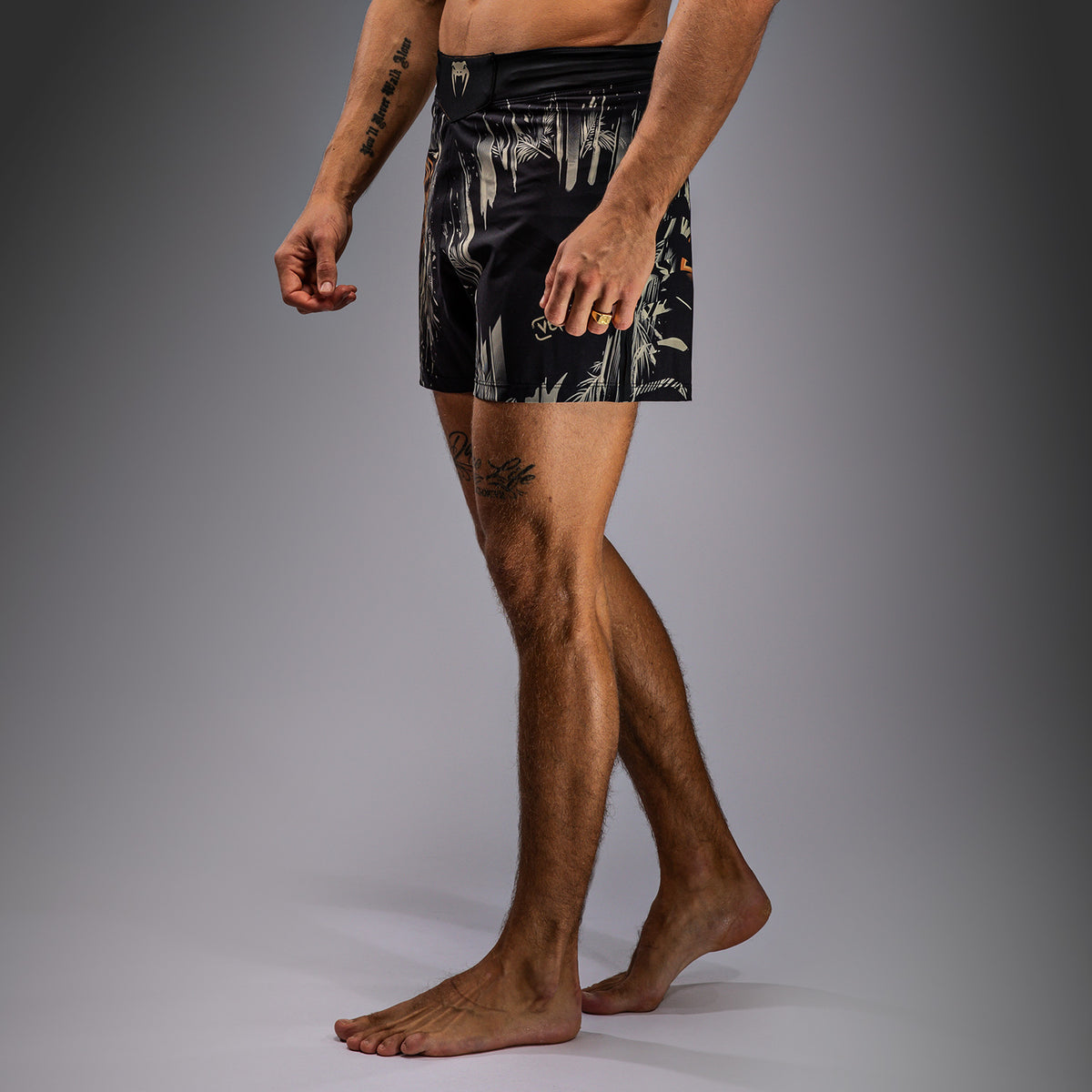 Short de Combat Venum Tiger pour Hommes - Noir/Orange Néon - product-type_Shorts de MMA