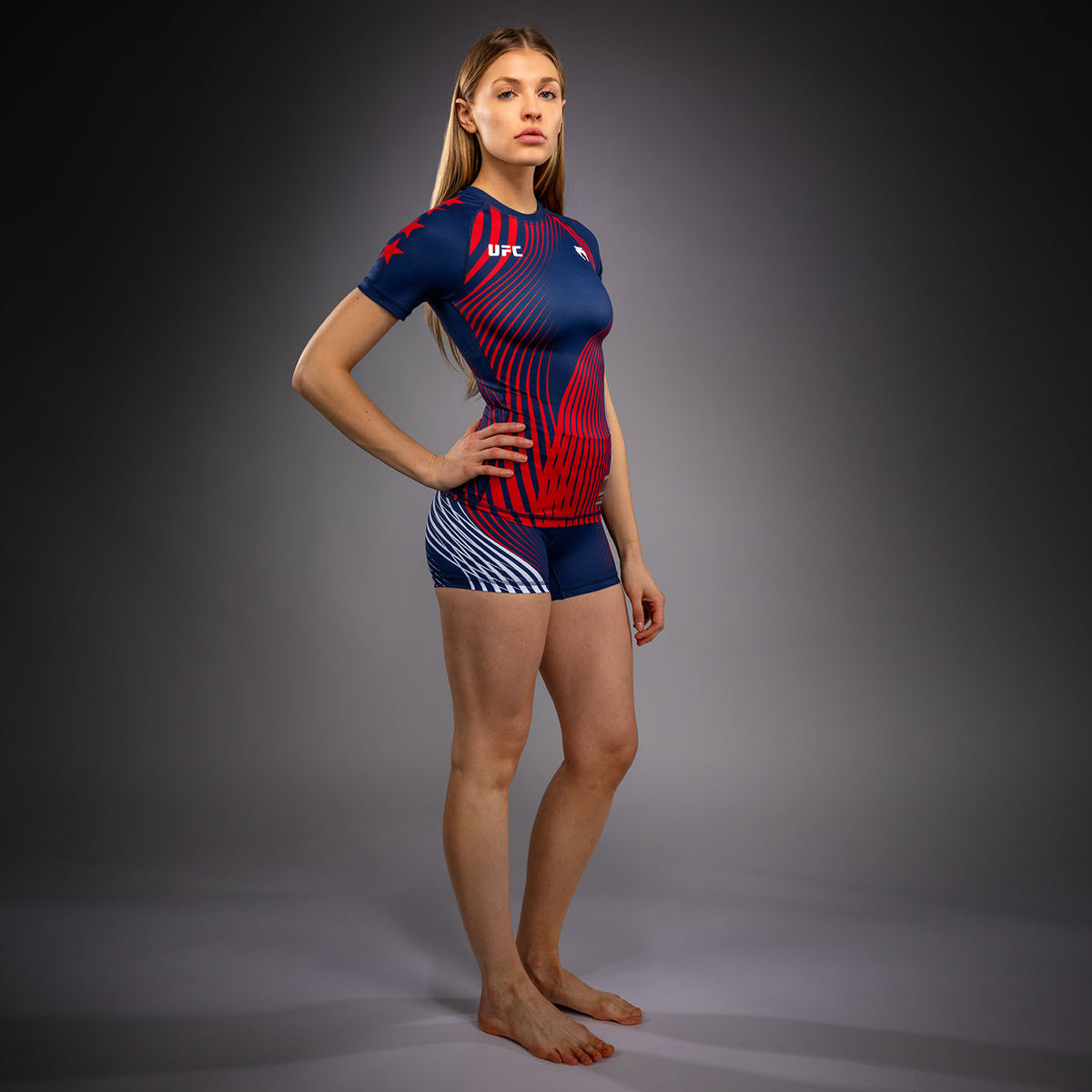Official UFC Freedom 250 by Venum Authentic Fight Night Rashguard à manches courtes pour femme - Bleu - product-type_T-Shirts de Compression
