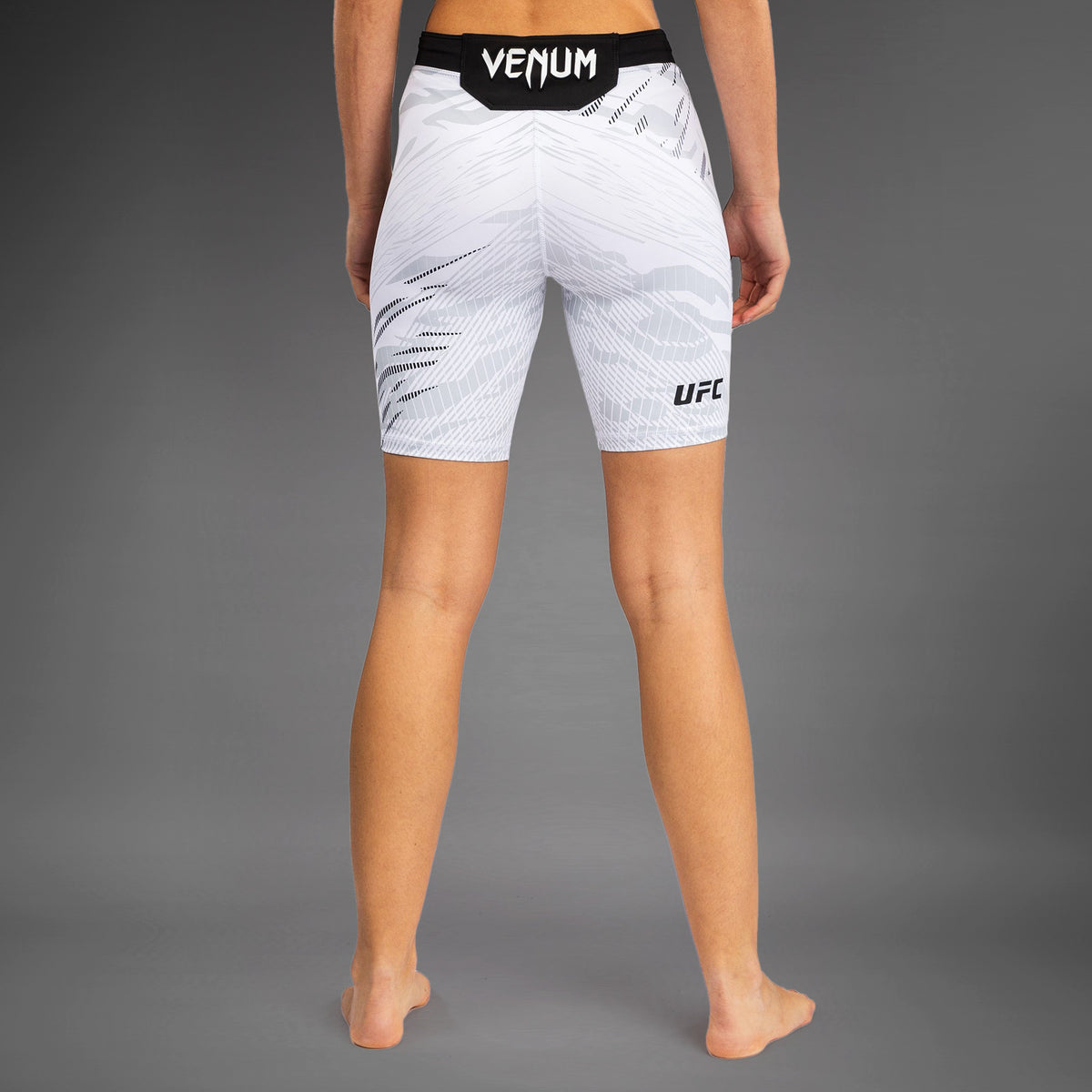 Short de compression pour Femmes UFC Fusion by Venum Authentic Fight Night - Coupe Longue - Blanc - product-type_Shorts de compression