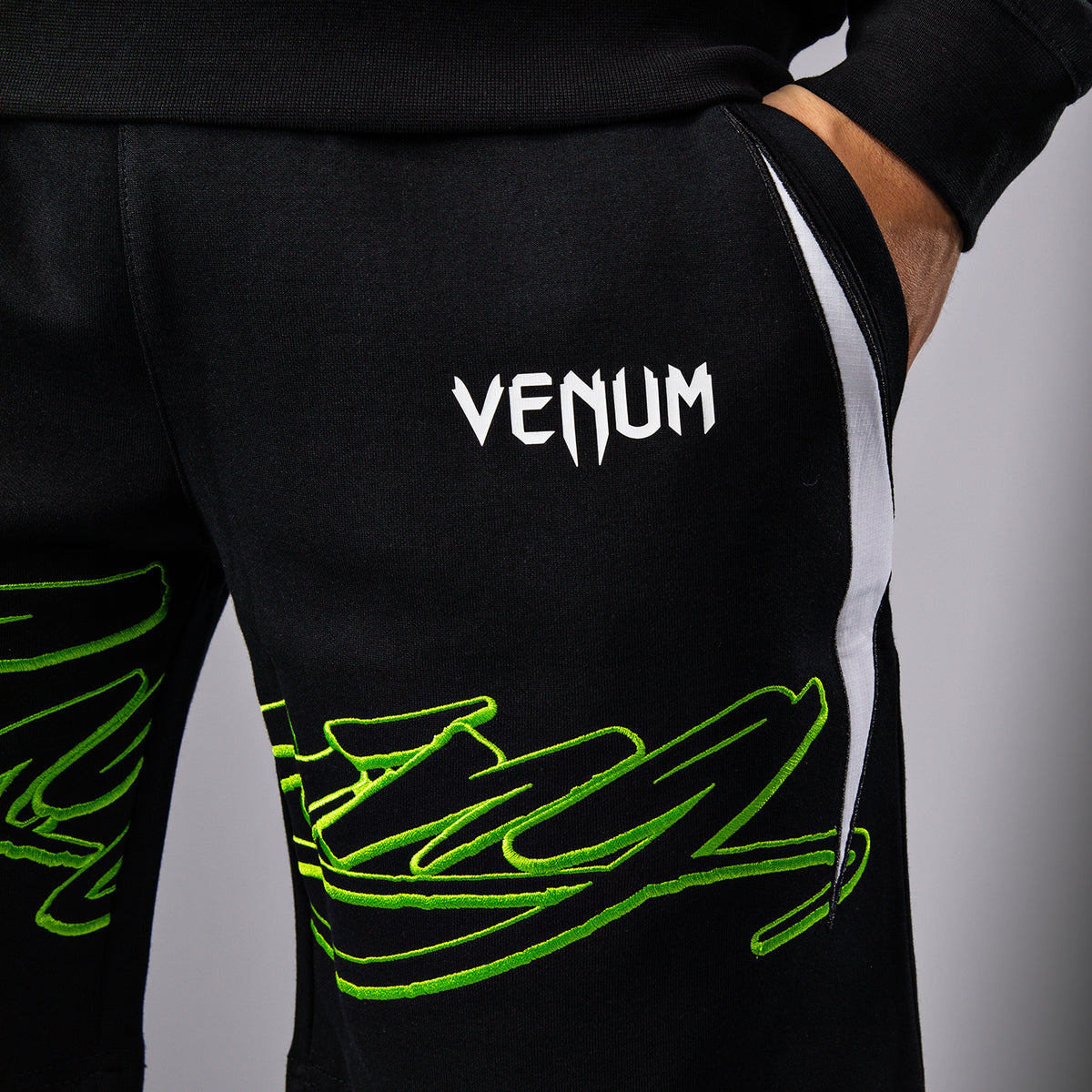 Short en coton pour Hommes Venum x Bud Racing - Noir/Blanc/Citron Vert - product-type_Shorts en Coton