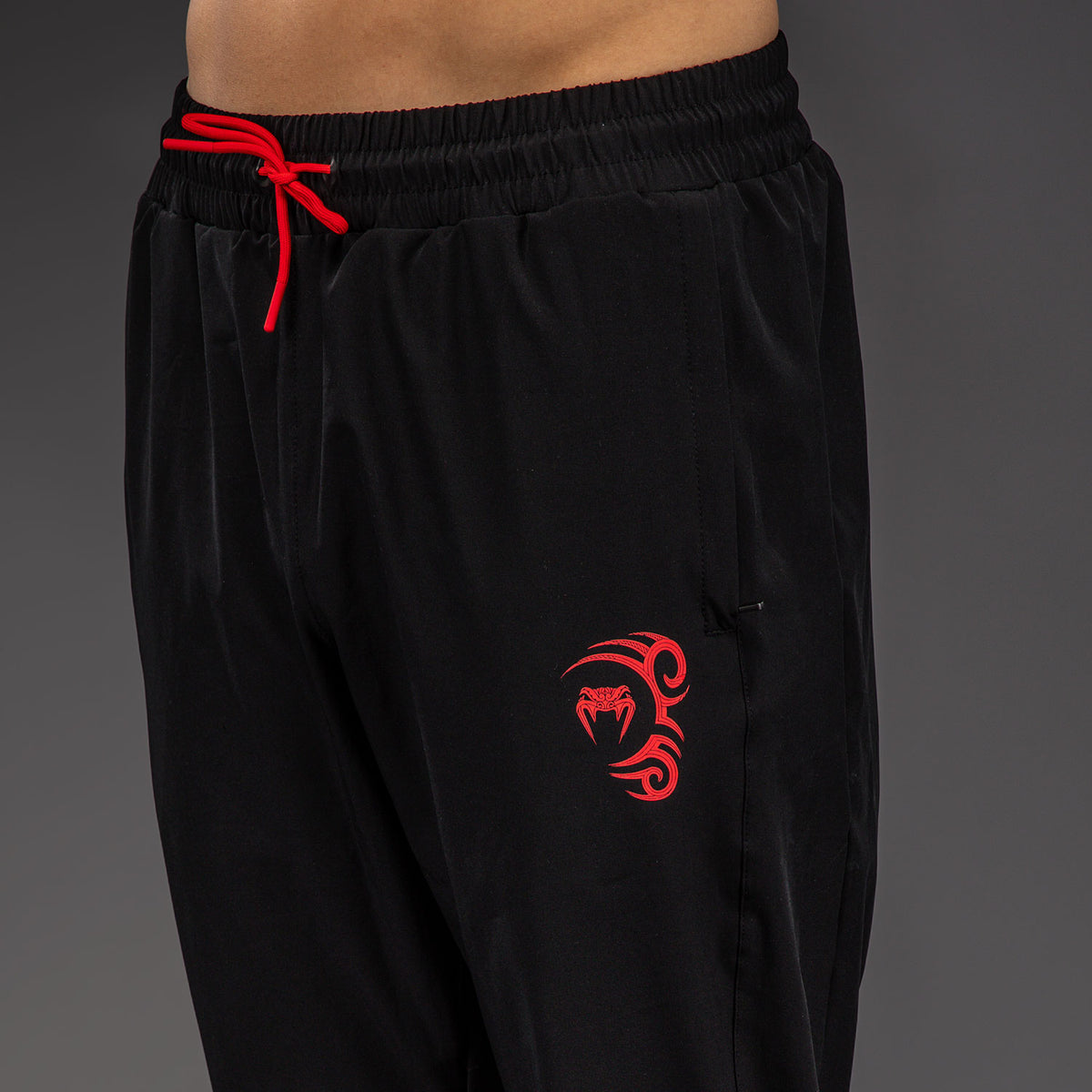 Jogging Venum x Mike Tyson Tiger - Noir profond/Rouge intense - product-type_Pantalons de jogging