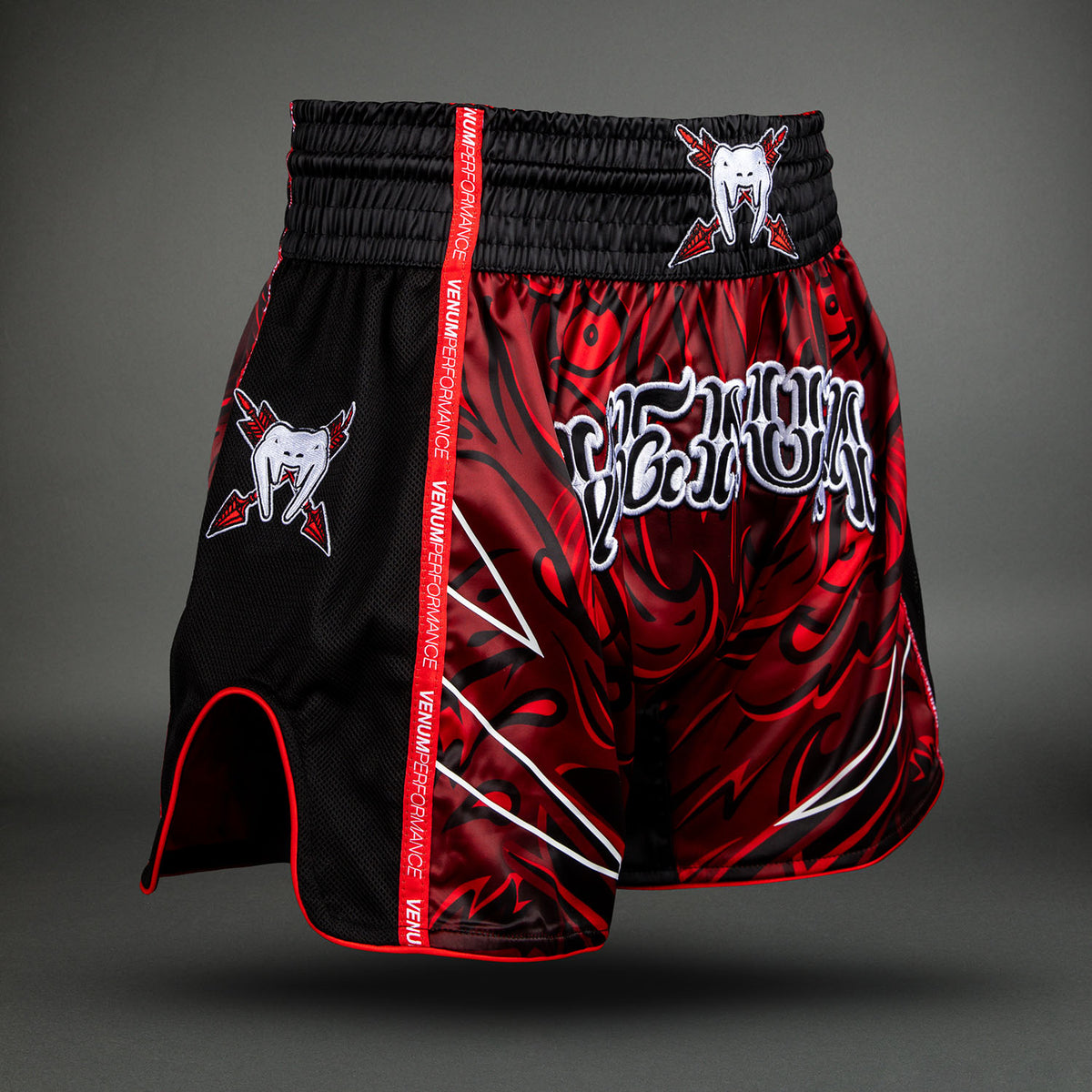 Short de Muay Thaï Venum Wolf Atak – Noir/Rouge - product-type_Shorts de Muay Thai