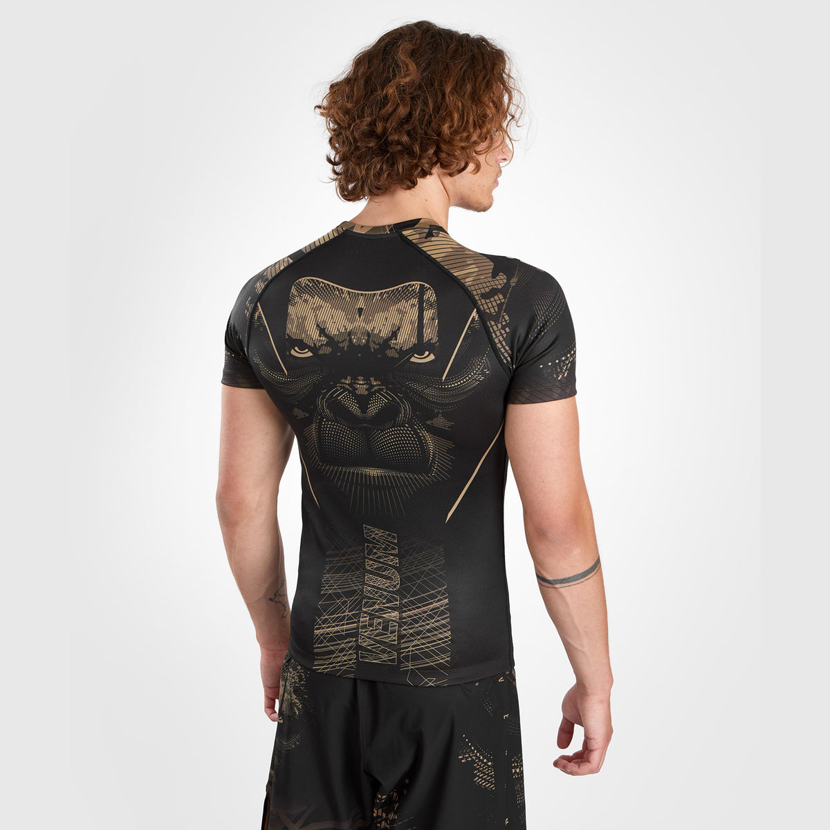 Rashguard à Manches Courtes Venum Gorilla Jungle - Noir/Sable - product-type_T-Shirts de Compression
