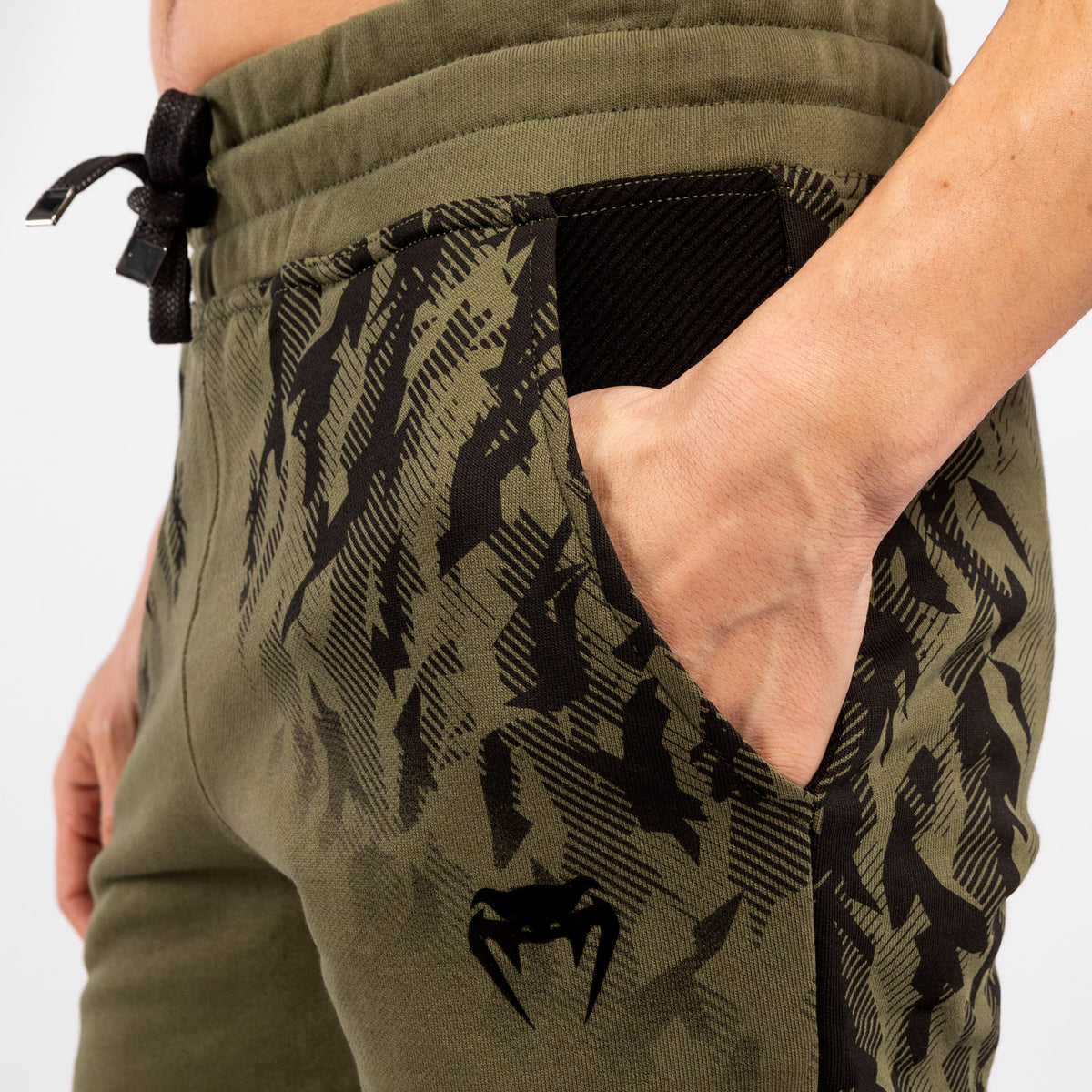 Short de Sport en Coton Homme UFC Venum Authentic Fight Week - Kaki - product-type_Shorts en Coton