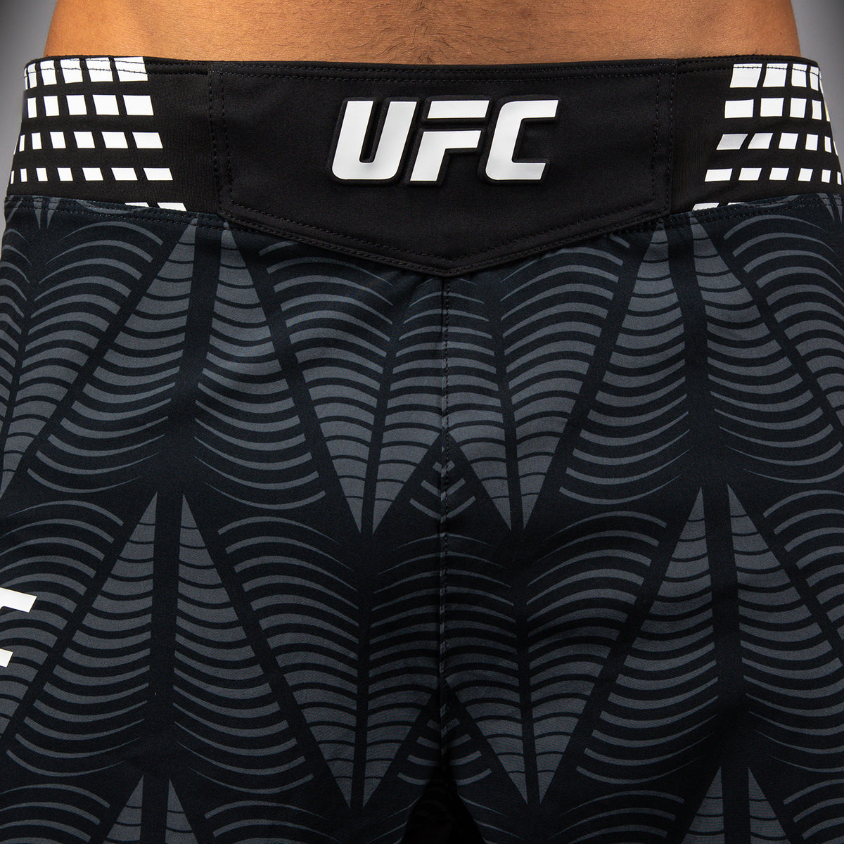 Short de combat coupe longue Homme UFC Zenith by Venum Authentic Fight Night - Noir - product-type_Shorts de MMA
