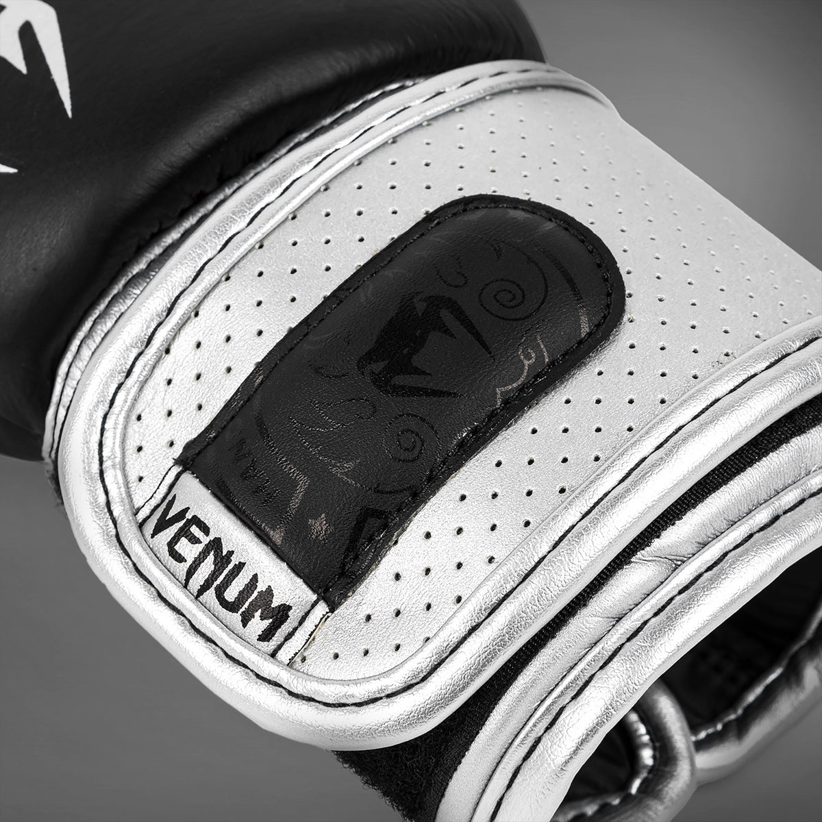 Gants de boxe Venum Power 2.0 - Noir/Argent - product-type_Gants de boxe