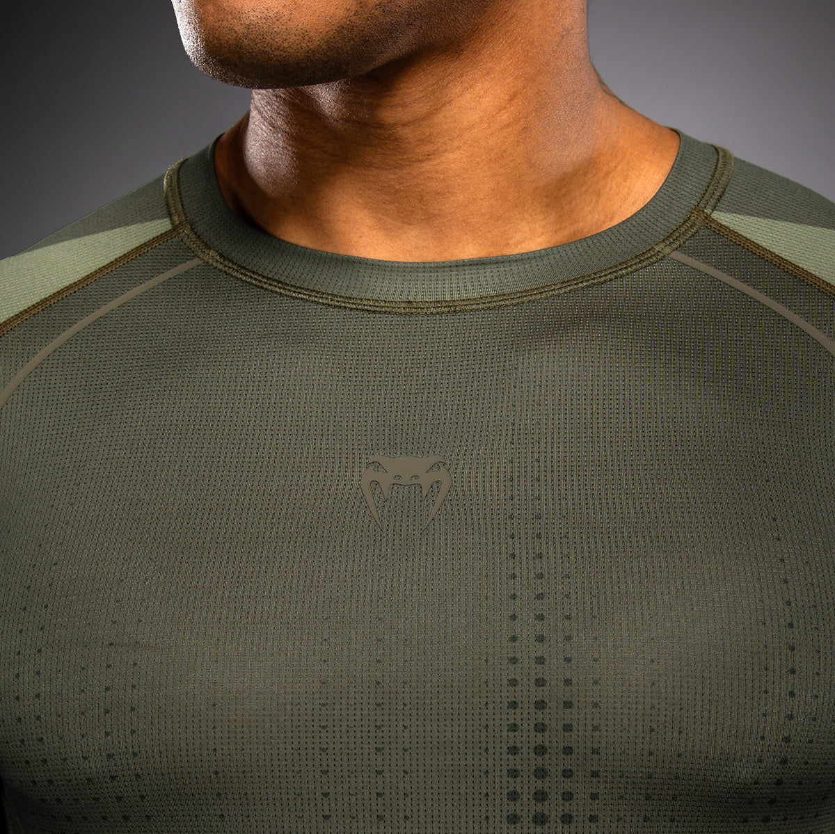 Rashguard à Manches Longues Venum Stealth – Kaki/Vert Foncé - product-type_T-Shirts de Compression