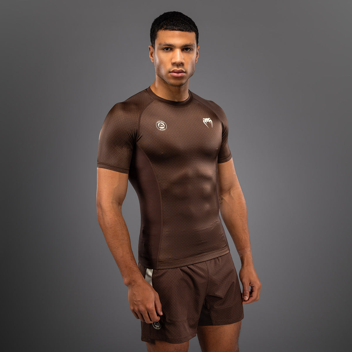 Rashguard à Manches Courtes Venum x Roger Gracie Academy - Marron Foncé - product-type_T-Shirts de Compression