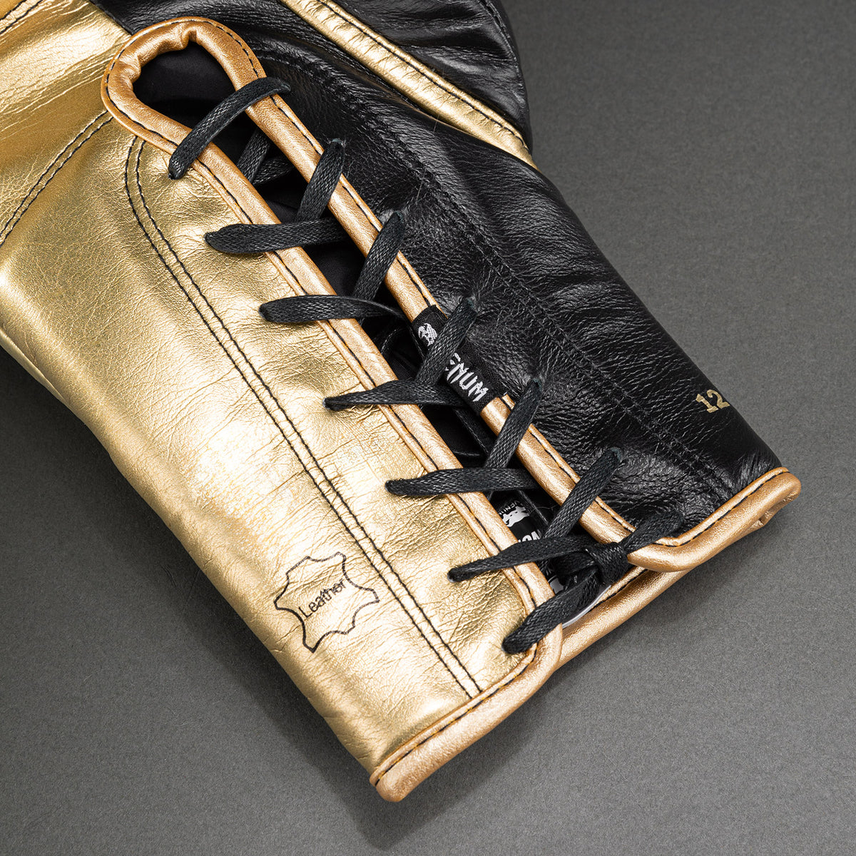 Gants de boxe pro Venum Shield avec Lacets - Noir/Or - product-type_Gants de boxe