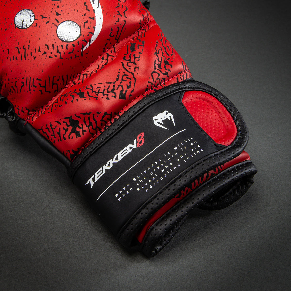 Gants de sparring MMA Kazuya Venum x TEKKEN 8 - Rouge/Noir - product-type_Gants de Sparring