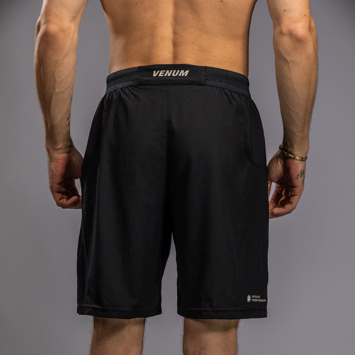 Short d'entraînement Venum G-Fit Air pour Hommes - Noir Intense/Sable Désert - product-type_Shorts de training