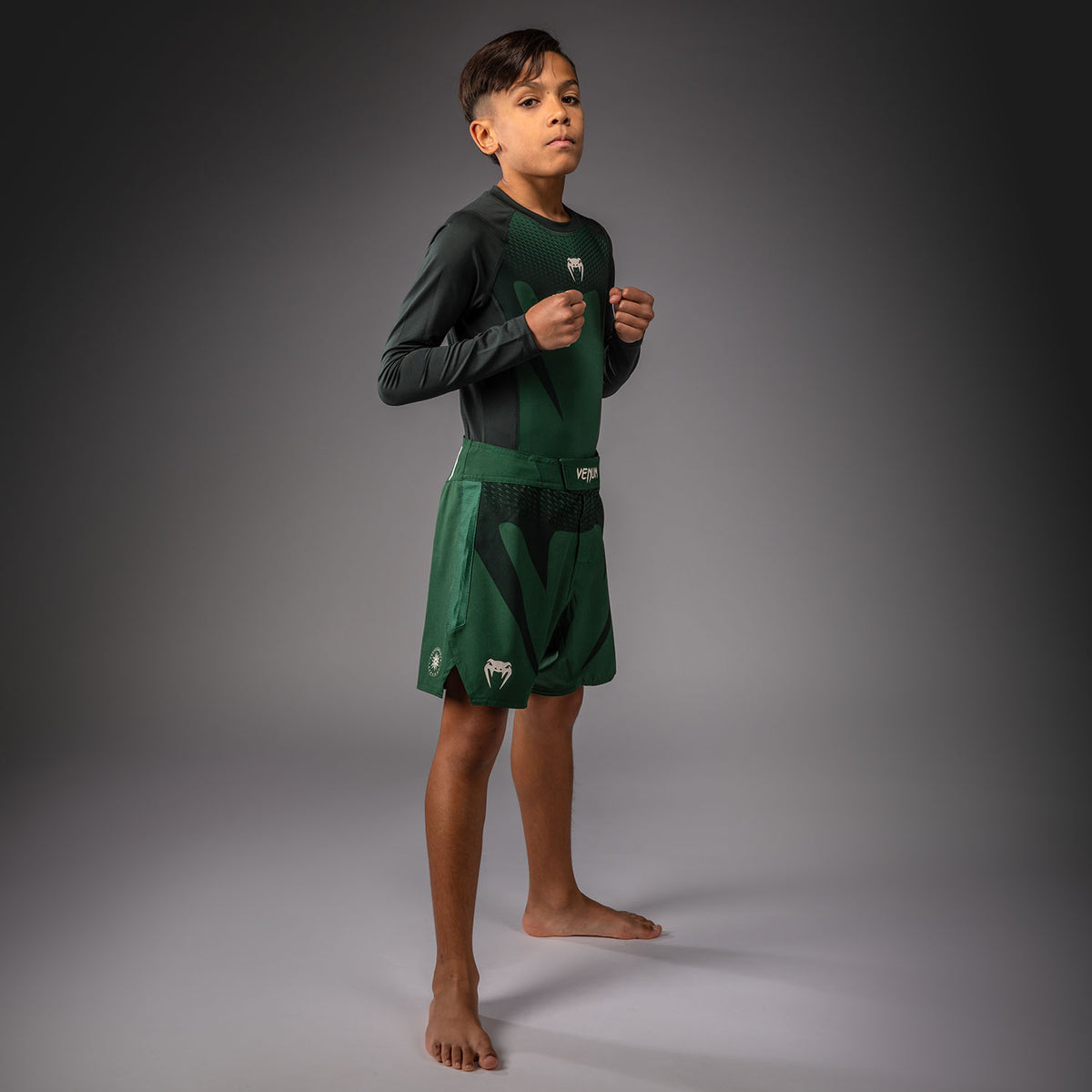 Short de Combat Enfant Venum Attack - Vert Forêt/ Blanc Cassé - product-type_Shorts de MMA