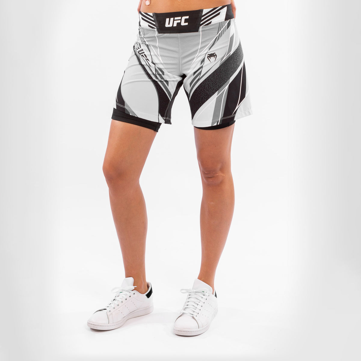 Fightshort Femme UFC Venum Authentic Fight Night - Coupe Longue - Blanc - product-type_Shorts de MMA