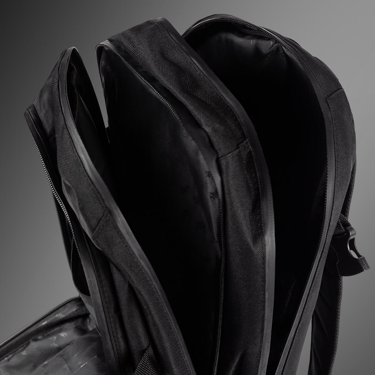 Sac à dos Venum Shockwave (20-25L) - Noir - product-type_Sacs de sport